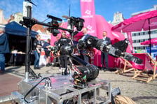 Miasteczko naukowe na placu Solnym na inaugurację 29. Dolnośląskiego Festiwalu Naukowego