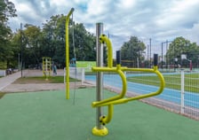 Przebudowane boisko i otoczenie przy Muchoborskim Centrum Sportu, wrzesień 2026