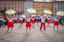 Marsz Kapeluszy - Dni Seniora 2026 we Wrocławiu. Pokazy na pl. Solnym