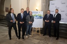 Samorządowcy z aglomeracji wrocławskiej podczas spotkania w sprawie ustawy o powołaniu Metropolii Wrocławskiej