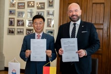 Prezydent Jacek Sutryk i burmistrz Sang-Jin Shin