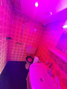 Escape Truck - gra edukacyjna (escape room), w ramach której uczestnicy, wykonując różne zadania, mogą poznać zagadnienia związane z handlem ludźmi
