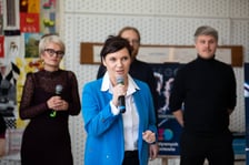 <p>Na pierwszym planie Magdalena Okulowska, prezes ARAW. S.A. Konferencja prasowa poświęcona konkursowi 30 Kreatywnych Wrocławia 2027</p>