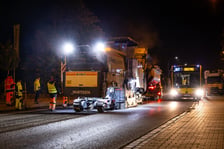 Nocny remont ulicy Karmelkowej