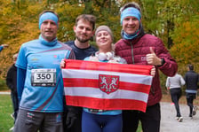 <p>Uczestnicy biegu CITY TRAIL w Lesie Osobowickim. Wrocław, 24.10.2026.</p>