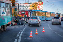 Sytuacja po wypadku tramwaju z autobusem