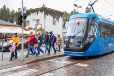 Wrocławianie odwiedzają Cmentarz Osobowicki przed Dniem Wszystkich Świętych