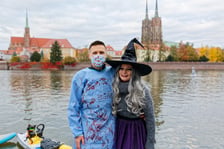 "SUPowisko Grozy" przepłynęło przez Wrocław w Halloween
