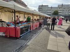 foodtrucki na placu Nowy Targ