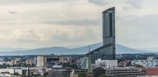 Sky Tower jest najwyższym w Polsce budynkiem mieszkalnym. Ma 212 metrów wysokości i liczy 51 pięter. Z tarasu widokowego można zobaczyć nawet oddaloną o ok. 100 km Śnieżkę.