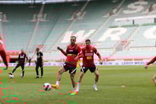 Kadra trenuje we Wrocławiu, Kamil Grosicki i Robert Lewandowski