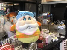 Krasnalowe maskotki kupimy za 59 zł (sklep Souvenirs & more)