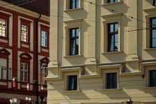 L?UNI swój wyjątkowy charakter zawdzięcza połączeniu zabytkowych elementów z nowoczesną myślą architektoniczną