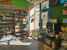 Bezobsługowe Żabki są coraz śmielej otwierane w kolejnych miastach