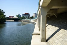 Odbudowane nabrzeże przy ulicy Michalczyka we Wrocławiu