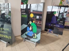 Wystawa ?Nie bądź SmartZombie" stanęła w holu głównym wrocławskiego Aquaparku przy ul. Borowskiej