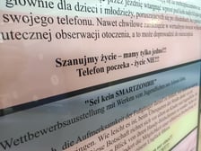 Wystawa ?Nie bądź SmartZombie" stanęła w holu głównym wrocławskiego Aquaparku przy ul. Borowskiej