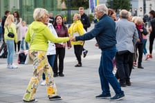 Wrocławska Potańcówka na pl. Wolności 17 września 2022 r. - na zdjęciach uczestnicy