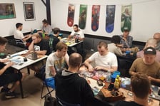 <p>Mag Planszowy, ul. Szewska 31, 50-139 Wrocław (z wypożyczalnią). Mag Planszowy pojawił się na plansz&oacute;wkowej mapie Wrocławia w 2015 roku. Z czasem uruchomiono też wypożyczalnię. To miejsce prowadzone z pasją - przez graczy dla graczy. Mag Planszowy to nie tylko sklep i wypożyczalnia, ale też przestrzeń, w kt&oacute;rej gracze mogą spotykać się i spędzać wolny czas. Organizowane są wydarzenia związane z grami karcianymi i planszowymi - premiery, spotkania, turnieje i tłumaczenie zasad. W wypożyczalni znajduje się ponad 200 tytuł&oacute;w. Gry wypożyczamy na trzy kolejne dni, koszt za cały okres wypożyczenia zależny jest od kategorii gry: od 5 do 20 zł. Strona internetowa: https://magplanszowy.pl/ Facebook: https://www.facebook.com/magplanszowy</p>