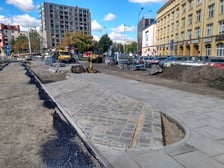 Powstaje droga rowerowa przy wyjeździe z przejścia podziemnego pod pl. Jana Pawła II