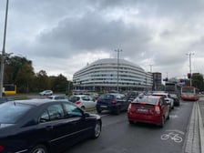 Pożar w kamienicy w pobliżu konsulatu Niemiec przy ul. Podwale. Brak przejazdu. Duże korki
