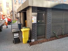 Podwórko w kwartale ulic - Cybulskiego, Pomorska, Drobnera, Dubois świetnie wygląda po remoncie