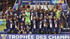 Paris Saint-Germain. Leo Messi, Neymar i Kylian Mbappe ? te trzy nazwiska stanowią najlepszą wizytówkę klubu z Paryża. Choć warty miliardy dolarów projekt jeszcze nie przyniósł kibicom upragnionej Ligi Mistrzów, francuski ?dream team? potrafi zachwycić jak mało który zespół na świecie. Z wrocławskiego lotniska dolecimy na lotnisko Paryż Beauvais.