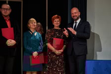 Nauczyciele podczas obchodów Dnia Edukacji Narodowej we Wrocławiu