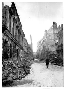 Zniszczony podczas wojny Wrocław 1945