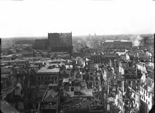 Zniszczony podczas wojny Wrocław 1945