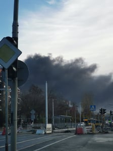 na zdjęciu kłęby czarnego dymu
