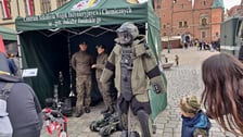 Pokaz sprzętu wojskowego 11 listopada na wrocławskim Rynku