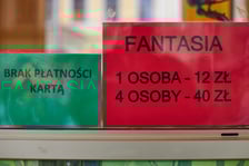 Karuzela Fantasia, cena: jedna osoba - 12 zł, cztery osoby - 40 zł