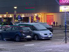 Na zdjęciu parking przy CH Marino, gdzie doszło do eksplozji
