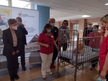 Oficjalne przekazanie łóżek dla rodziców w USK we Wrocławiu