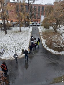 Kolejka do punktu sprzedaży w Muzeum Architektury we Wrocławiu