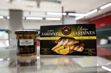 Szprotki wędzone i sardynki