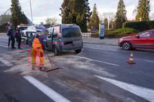 <p>Usuwanie ślad&oacute;w wypadku na Powstańc&oacute;w Śląskich</p>