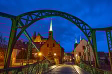 Ostrów Tumski we Wrocławiu - po zmroku - wygląda magicznie...