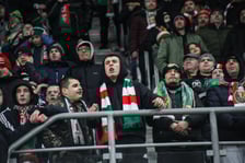Na zdjęciu kibice Śląska na stadionie Tarczyński Arena, 28.01.2023