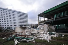 <p>Trwa wyburzanie wielopoziomowego parkingu przy ulicy Swobodnej</p>