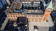 <p>Browary Wrocławskie powstały w miejscu, gdzie od początku XIX wieku istniał "Brauerei Pfeifferhof'', Carla Scholtza, a po 1945 r. Browar Piastowski. Historia tego miejsca została zachowana w nowym wydaniu powstającego tu od kilku lat osiedla.&nbsp;</p>