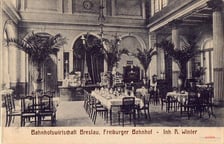 <p>Na zdjęciu Dworzec Świebodzki we Wrocławiu, wnętrze, 1915</p>