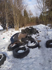 <p>Na zdjęciu: zużyte opony zebrane podczas akcji ,,Kręci Nas Recykling''</p>