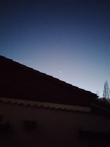 <p>Na zdęciu Jowisz i Wenus</p>
