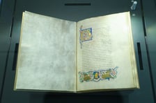 Uroczystość przekazania XV-wiecznego manuskryptu z dziełami Cycerona Bibliotece Uniwersyteckiej we Wrocławiu