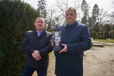 Autobus Ogórek został postawiony na nagrobku Tomasza Surowca - człowieka, który zatrzymał Wrocław w 1980 roku