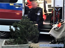 Zdjęcie z akcji ratowania osób z zadymionego budynku na Wojszycach