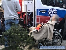 Zdjęcie z akcji ratowania osób z zadymionego budynku na Wojszycach