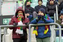 Kibice na trybunach Tarczyński Arena we Wrocławiu, mecz Śląsk Wrocław - Piast Gliwice, 06.04.2023